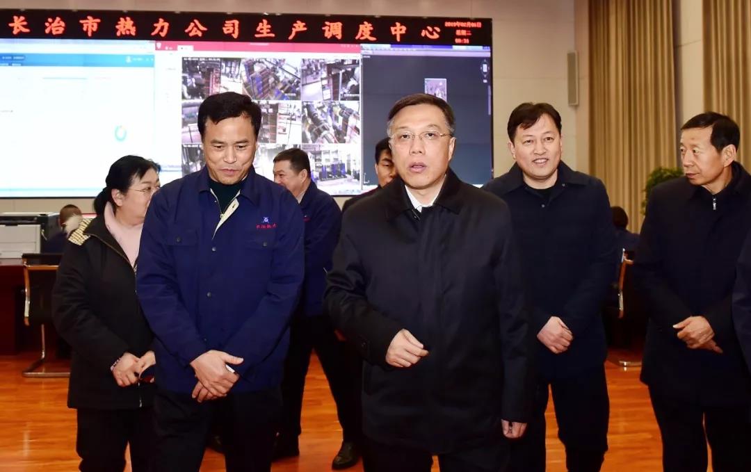 市委副書記、市長楊勤榮一行走進供熱公司，親切看望春節期間堅守崗位的供熱職工，向他們致以新春的祝福和誠摯謝意。